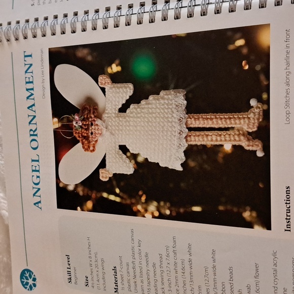 Happy Holidays in plastic canvas - Picture 13 of 16